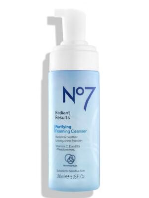 ✨ منظّف No7 الرغوي… ينطيچ صفاء ولمعة طبيعية من أول غسلة! ✨