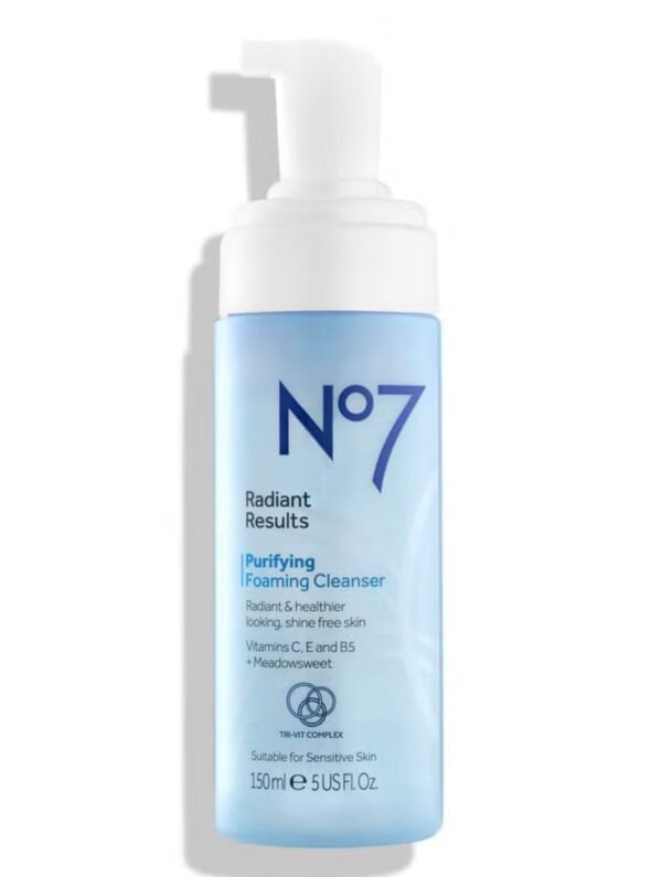 ✨ منظّف No7 الرغوي… ينطيچ صفاء ولمعة طبيعية من أول غسلة! ✨