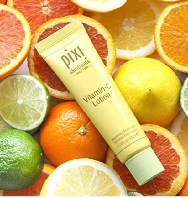 Pixi Vitamin-C Lotion يفتح البشرة ويوحد اللون