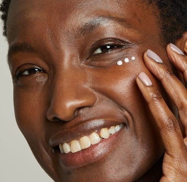 كريم العين No7 Lift & Luminate Triple Action 👀💙
إشراقه مع شد