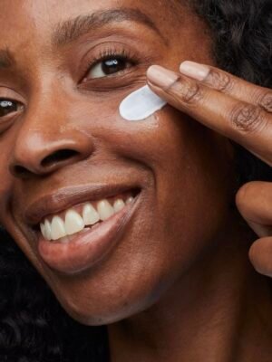 لوشن النهار No7 Hydra Luminous+ SPf 15
إذا بشرتچ عطشانة وتحبين نضارة طول اليوم، هذا اللوشن راح يعجبچ كلش �