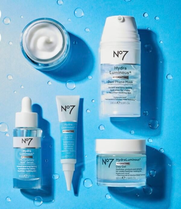 لوشن النهار No7 Hydra Luminous+ SPf 15
إذا بشرتچ عطشانة وتحبين نضارة طول اليوم، هذا اللوشن راح يعجبچ كلش �