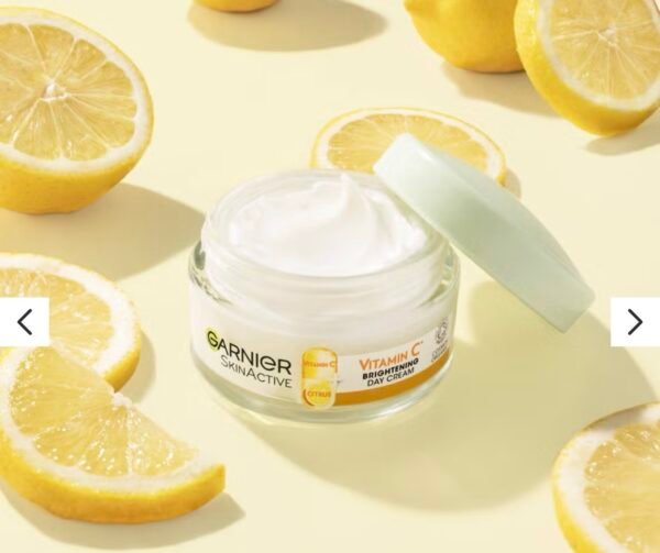 Garnier Vitamin C Brightening Day Cream
كريم نهاري يفتح ويغذّي البشرة ويخلّيها مضيّة من أول استعمال